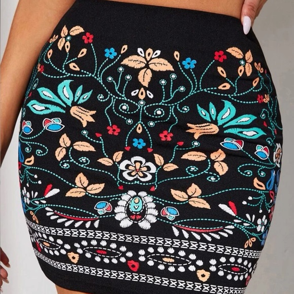 Black Skirt with floral accents - Picture 2 of 2